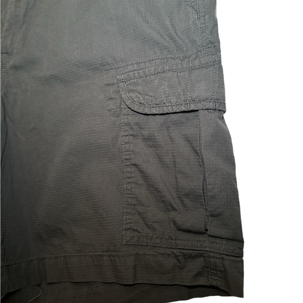 Chaps Men's Size 40 Shorts Dark Gray Cargo Hiking Golf Shorts - Picture 2 of 7